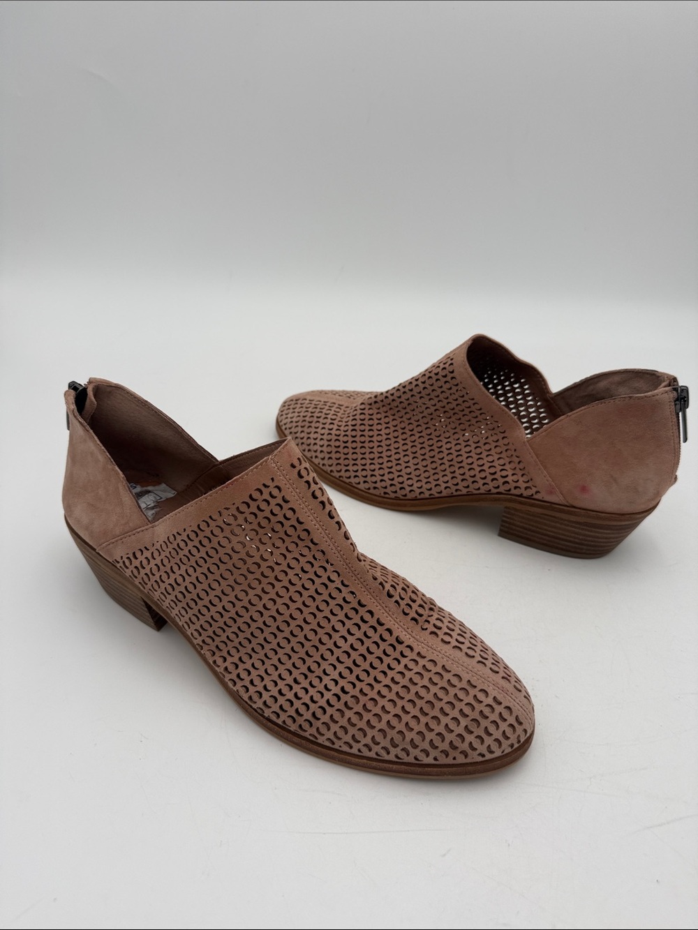 Vince Camuto Perforated Suede Slip-On Boots Dusty Rose Women 9.5 casual fall y2k